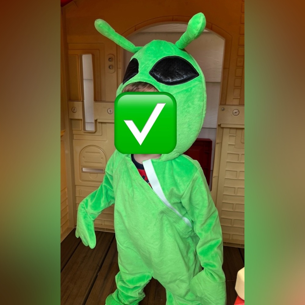 Kids alien Halloween costume